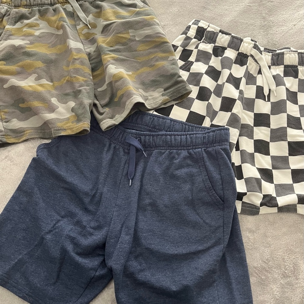 Excellent Condition Boys Set of Three Shorts size XL (14)- Cat and Jack brand